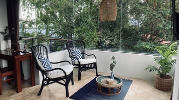 Deluxe Apartment, 1 Bedroom | 2 bedrooms, hypo-allergenic bedding, desk, free WiFi