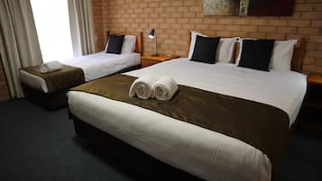 Executive Twin Room (1 Queen and 1 Single Bed) | Premium bedding, Tempur-Pedic beds, desk, laptop workspace