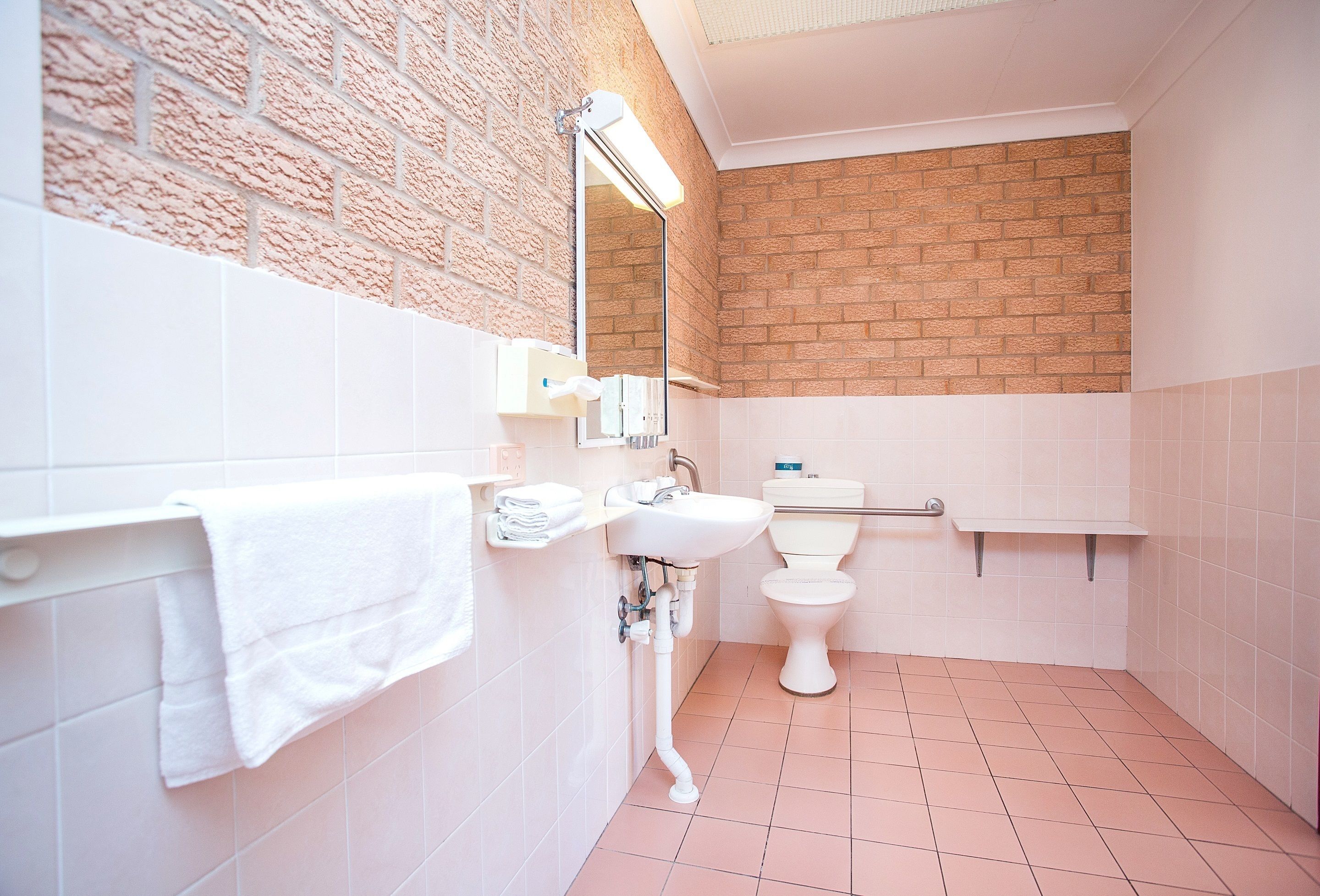 Accessible Twin Room (1 Queen and 1 Single Bed) | Bathroom | Shower, free toiletries, hair dryer, towels