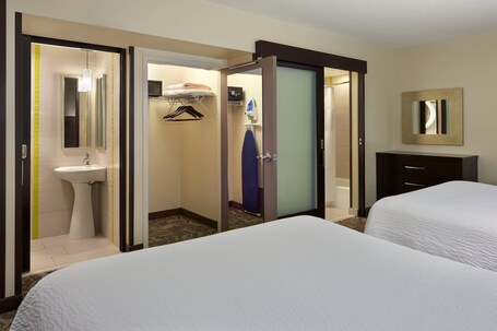 SpringHill Suites by Marriott Toronto Vaughan - Image 11