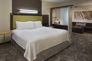 In-room safe, desk, iron/ironing board, free cribs/infant beds - SpringHill Suites by Marriott Toronto Vaughan (Vaughan)