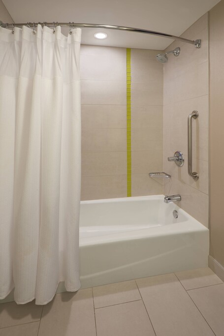 SpringHill Suites by Marriott Toronto Vaughan - Image 20