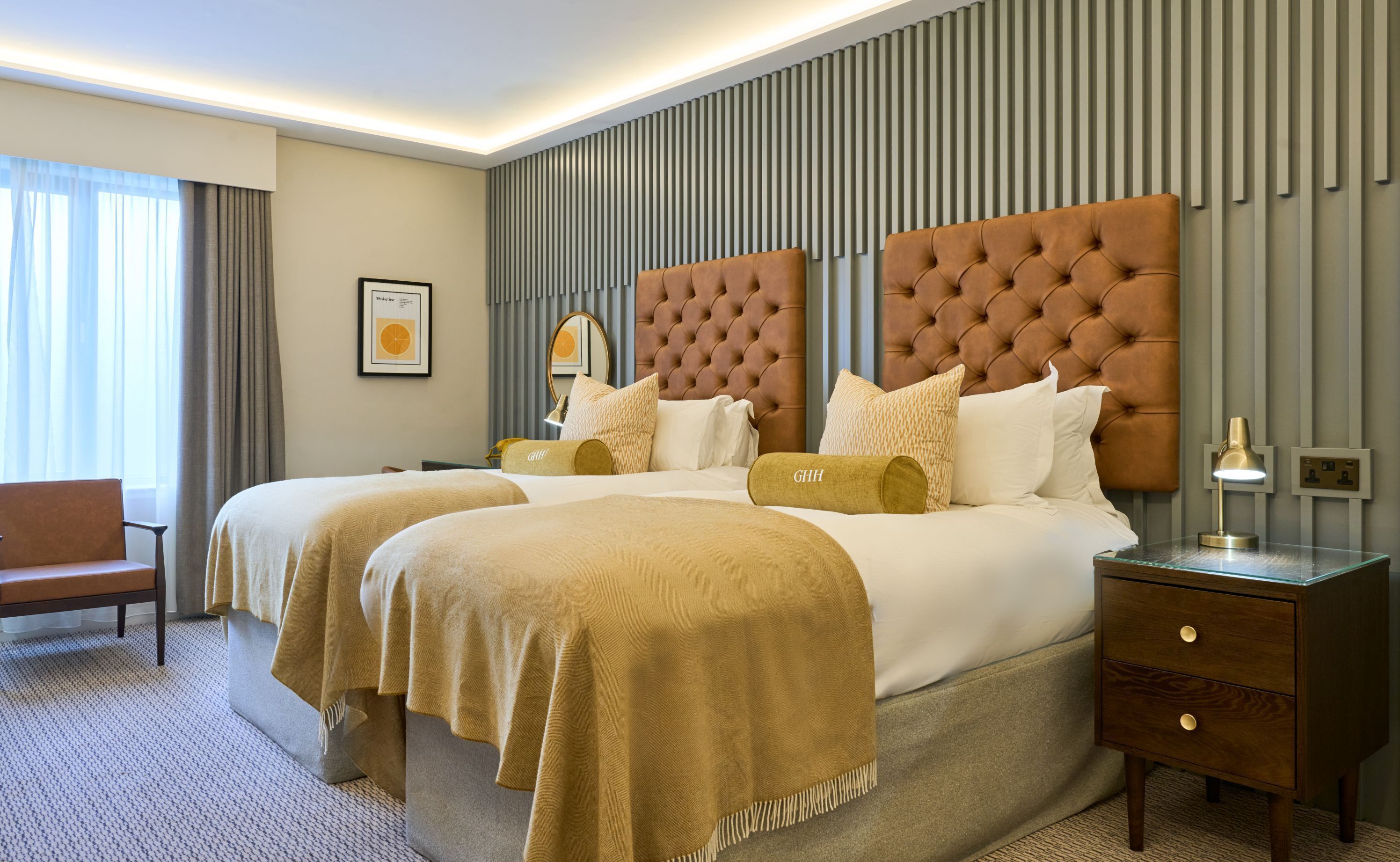 Egyptian cotton sheets, in-room safe, desk, laptop workspace