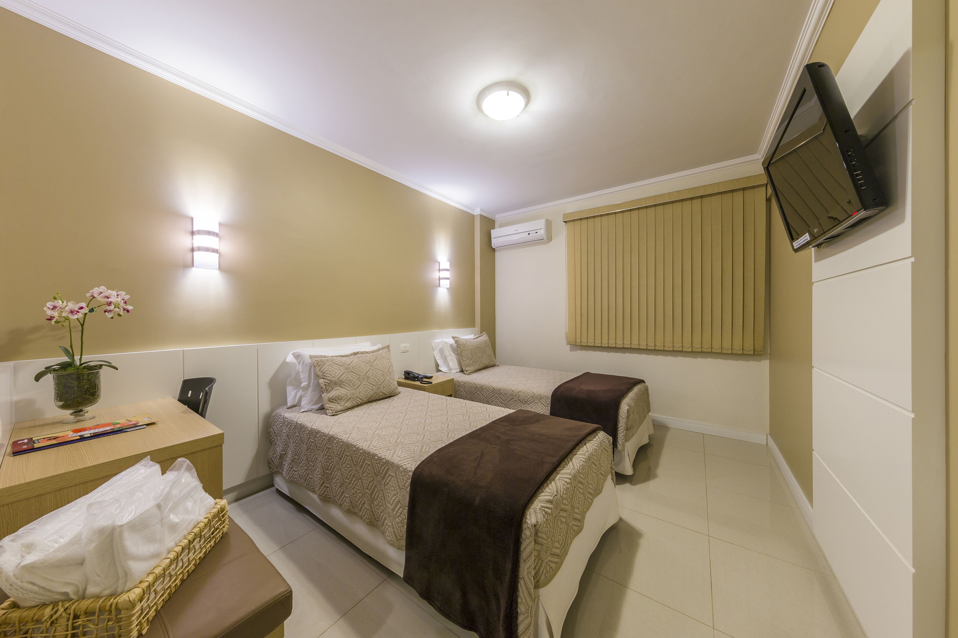 deluxe twin room | minibar, in-room safe, blackout curtains, free cots/infant beds