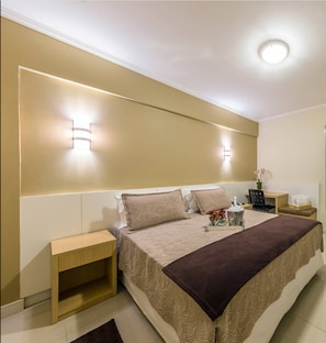Minibar, caja de seguridad en la habitación y cortinas blackout 