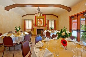 Restaurant - Los Arboles Hotel (Palm Springs)