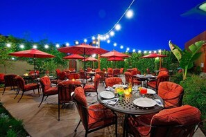 Restaurant - Los Arboles Hotel (Palm Springs)