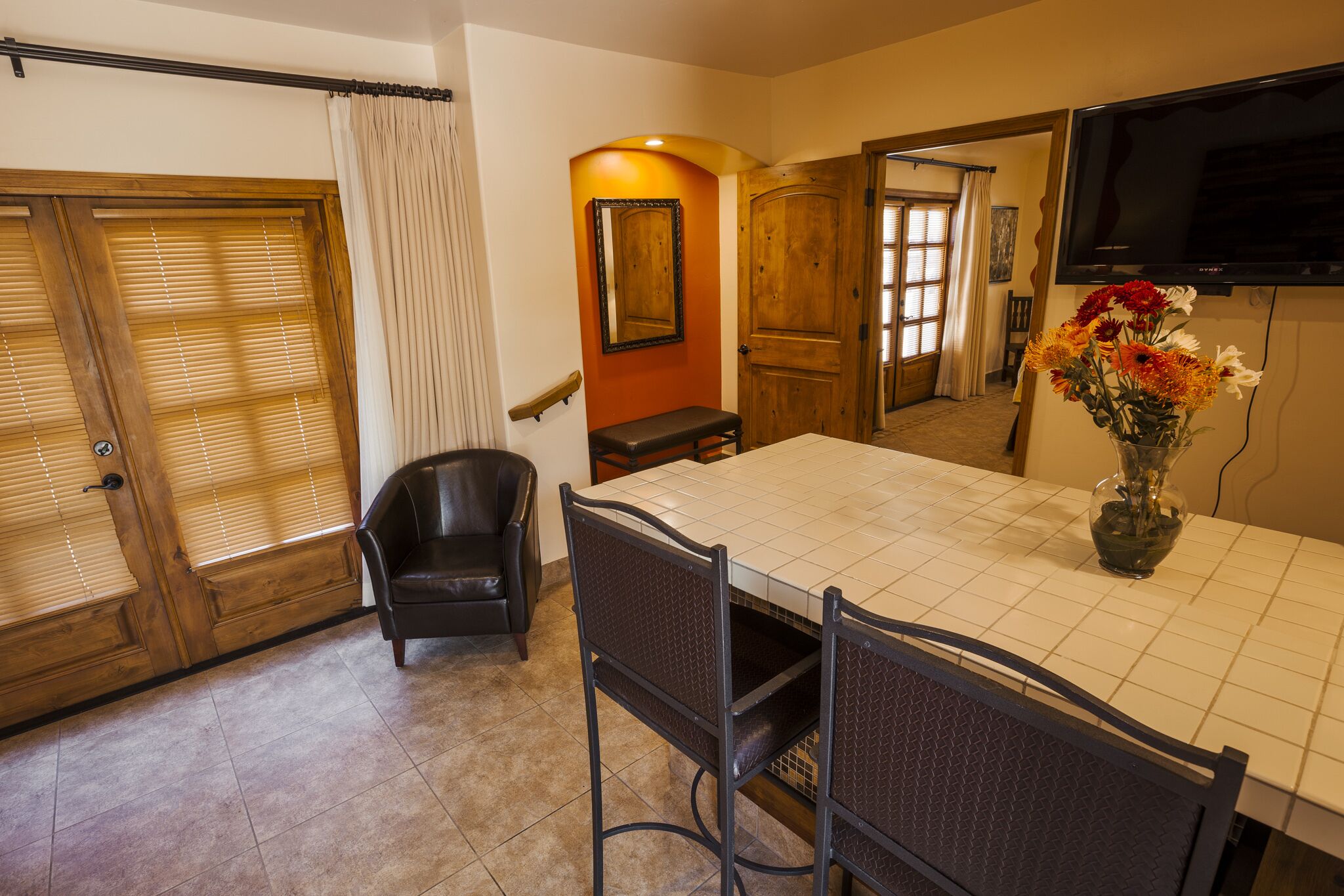 luxury suite | living area | 32-inch lcd tv with cable channels, tv