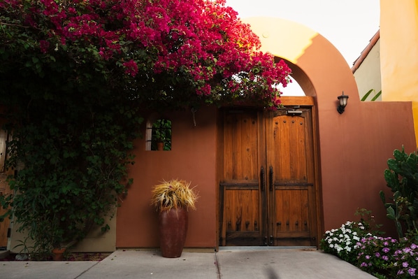 Exterior - Los Arboles Hotel (Palm Springs)
