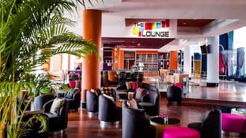 4 restaurantes; se sirve desayuno, almuerzo, cena y brunch