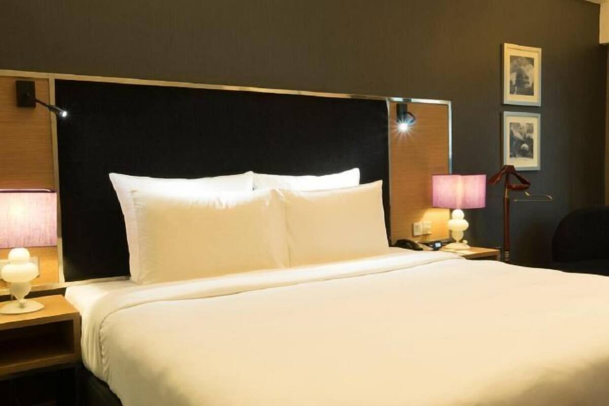 Minibar, két bảo mật tại phòng, bàn