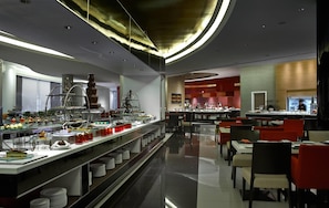 4 restaurants, breakfast, lunch served; local and international cuisine