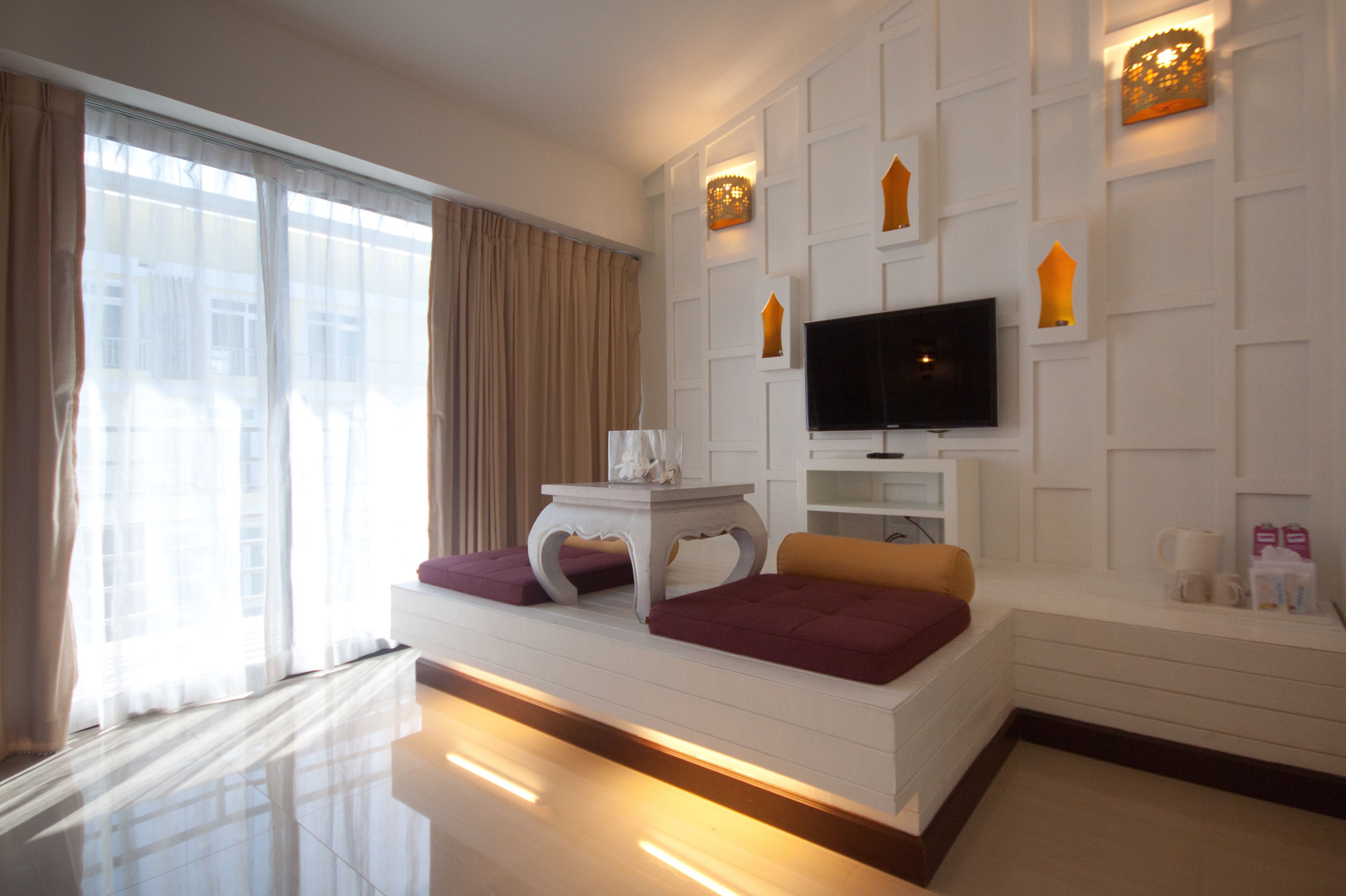 In-room safe, individually decorated, individually furnished, desk