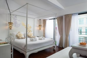 Mekhala Mai | In-room safe, individually decorated, individually furnished, desk - Nimman Mai Design Hotel Chiang Mai (Chiang Mai)