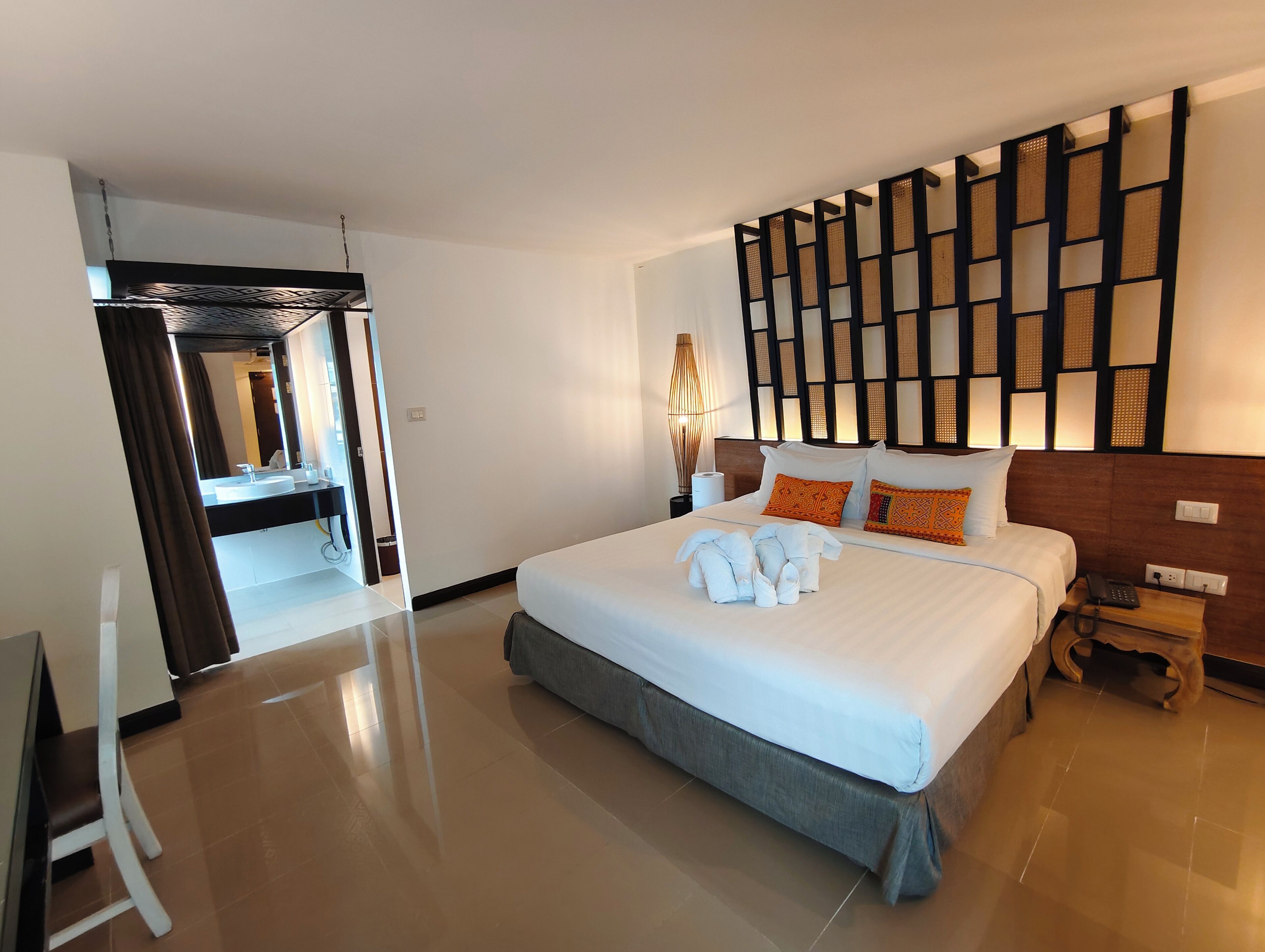 In-room safe, individually decorated, individually furnished, desk