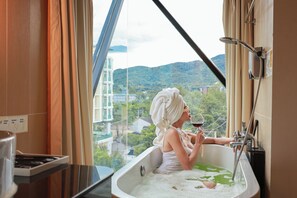 Couple Mai | In-room safe, individually decorated, individually furnished, desk - Nimman Mai Design Hotel Chiang Mai (Chiang Mai)