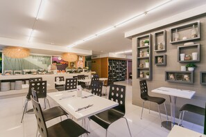 Dagelijks ontbijtbuffet (toeslag)