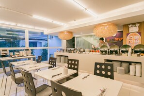 Daily buffet breakfast (THB 250 per person) - Nimman Mai Design Hotel Chiang Mai (Chiang Mai)