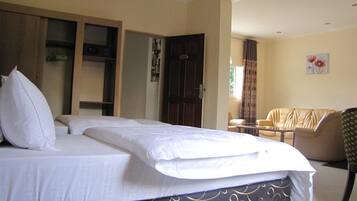 Minibar, in-room safe, desk, iron/ironing board