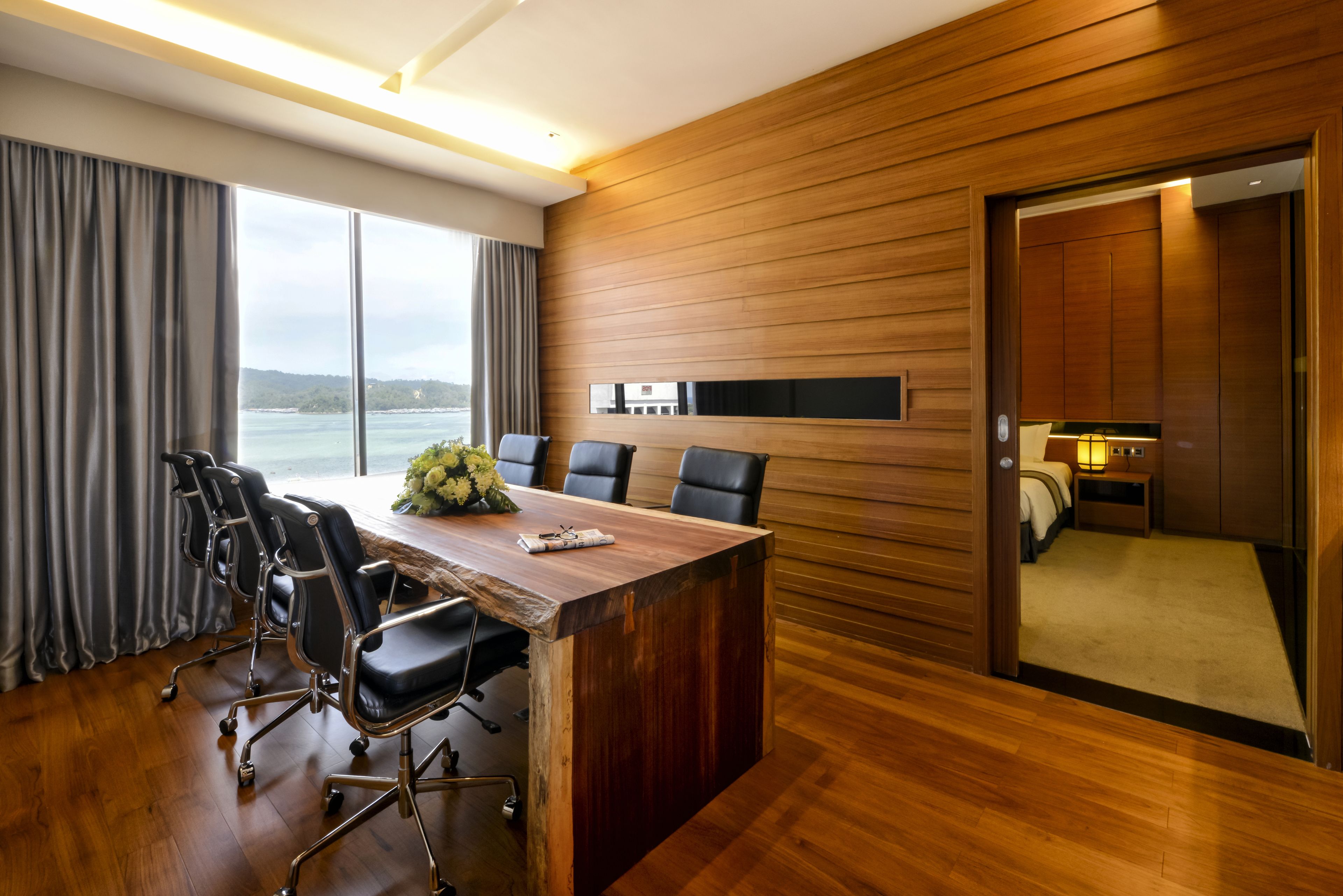 In-room business centre