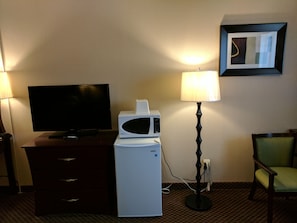 Premium bedding, desk, iron/ironing board, free WiFi - Luxury Inn (Collingwood)