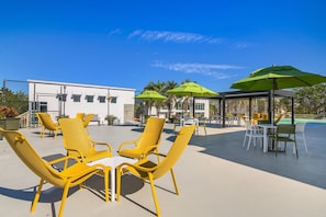 Terrace/patio - Naples Park Central Hotel (Naples)