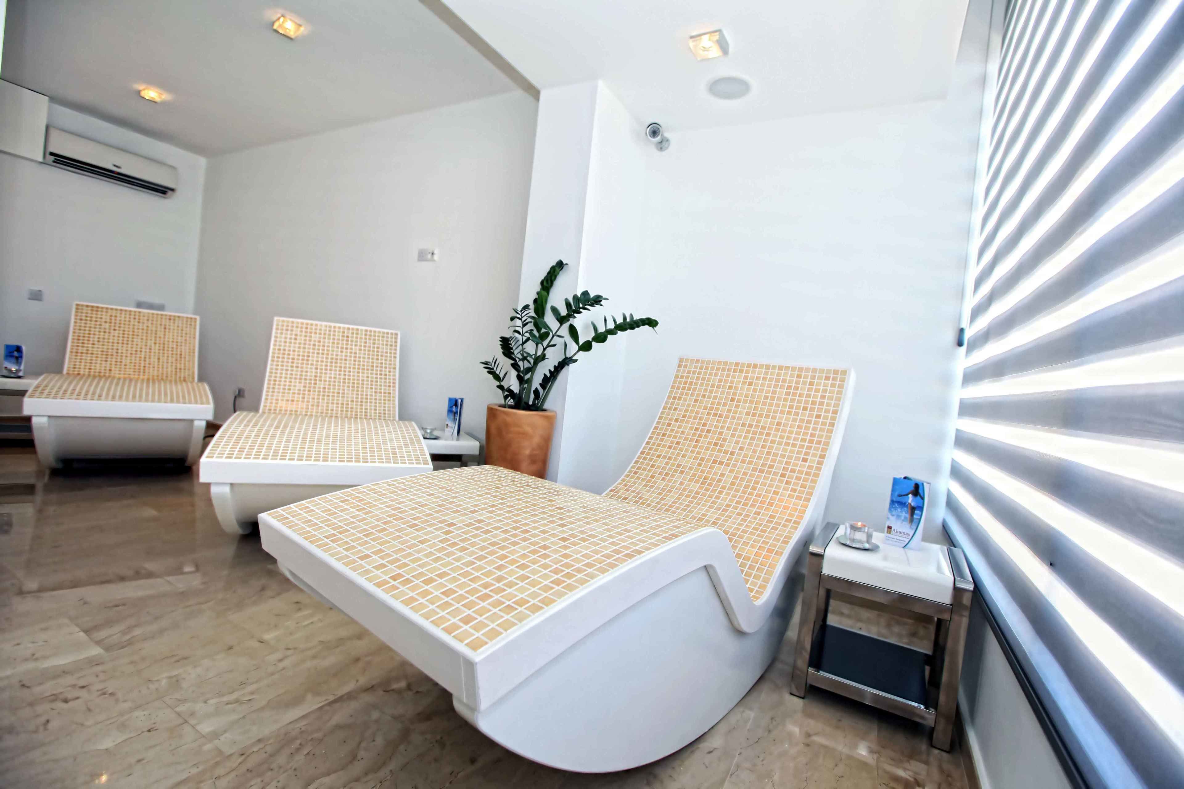 Couples treatment room(s), sauna, hot tub, steam room, body treatments