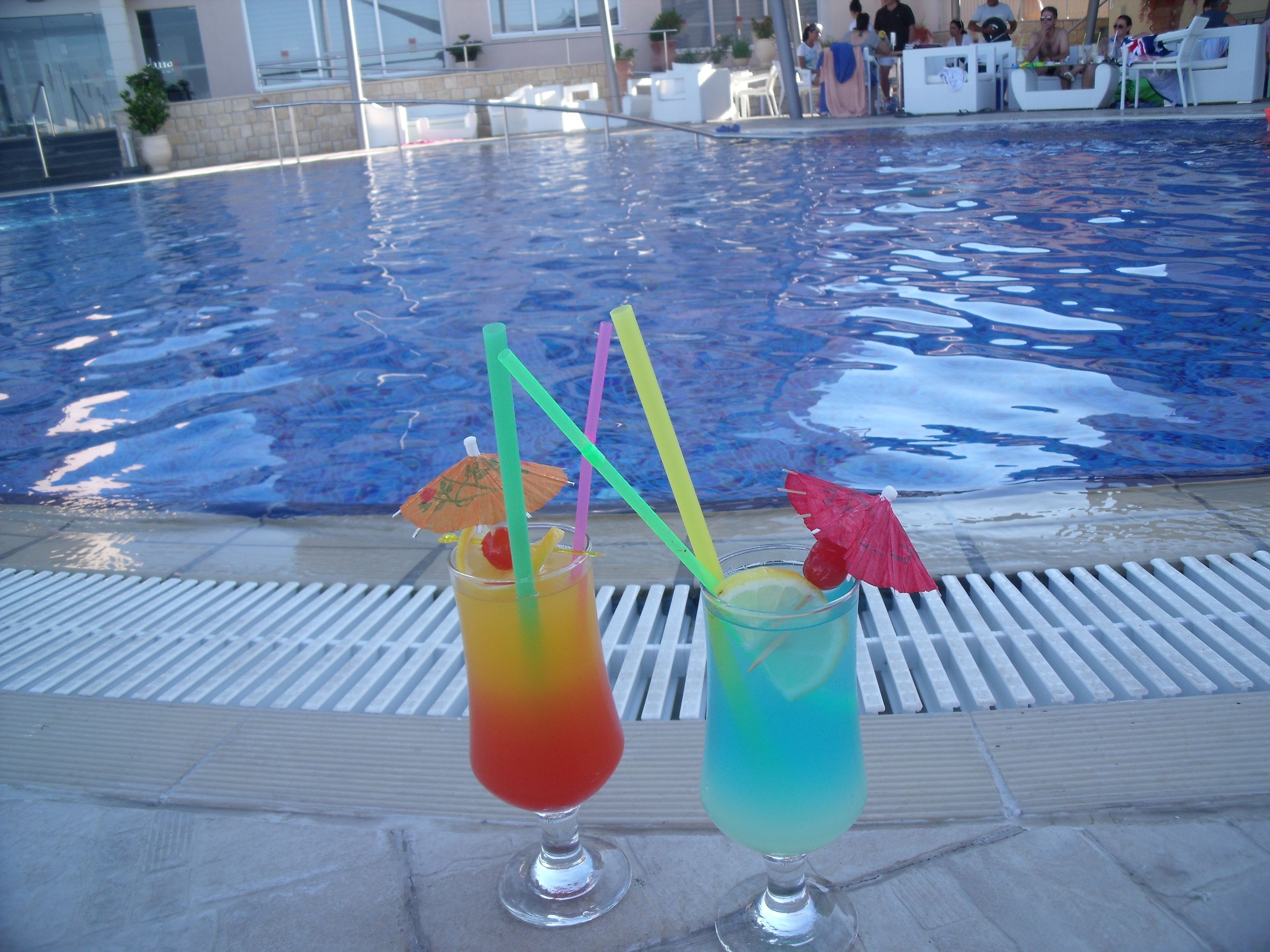 Poolside bar