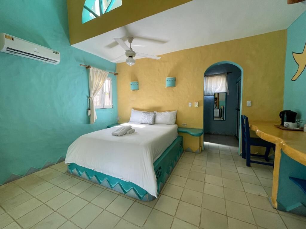 2 bedrooms, premium bedding, minibar, in-room safe