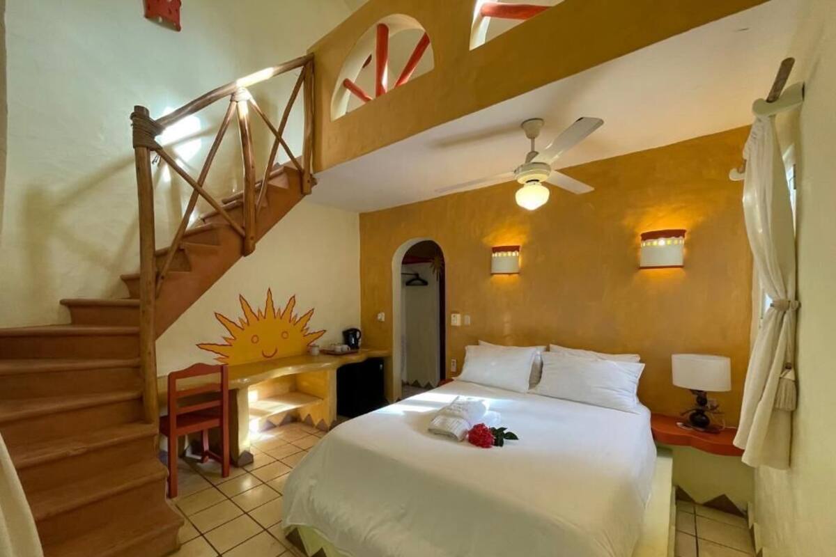 2 bedrooms, premium bedding, minibar, in-room safe