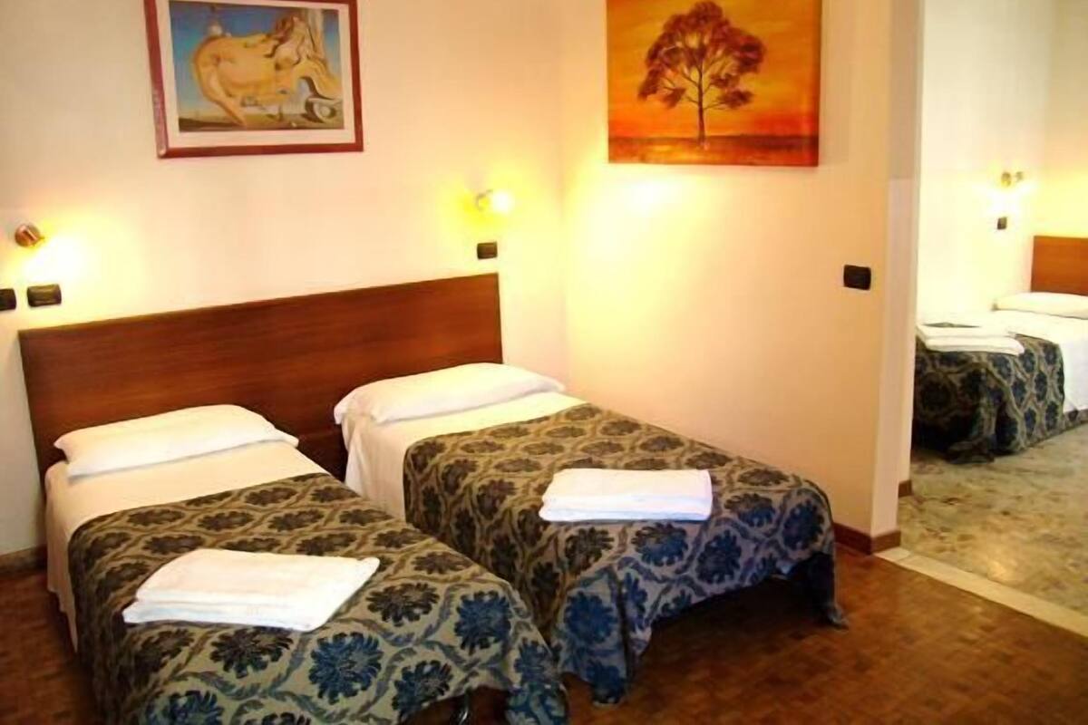 Dormitório compartilhado, em dormitório misto, banheiro compartilhado | Lençóis italianos Frette