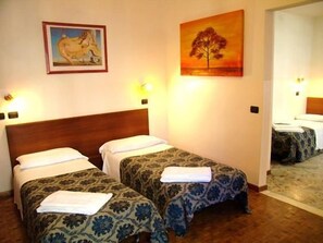 Dormitório compartilhado, em dormitório misto, banheiro compartilhado | Lençóis italianos Frette