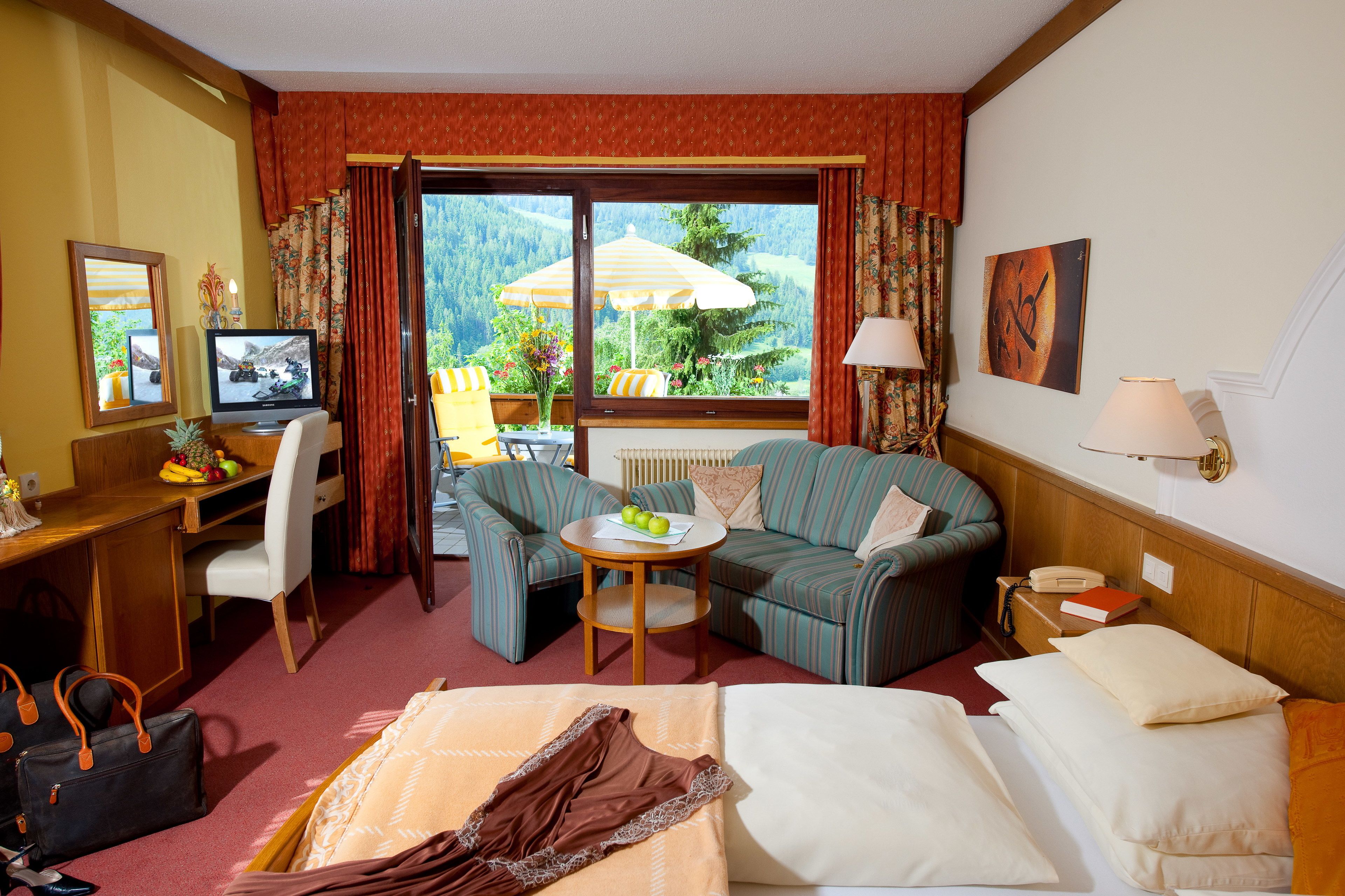 30-inch flat-screen tv with cable channels, tv