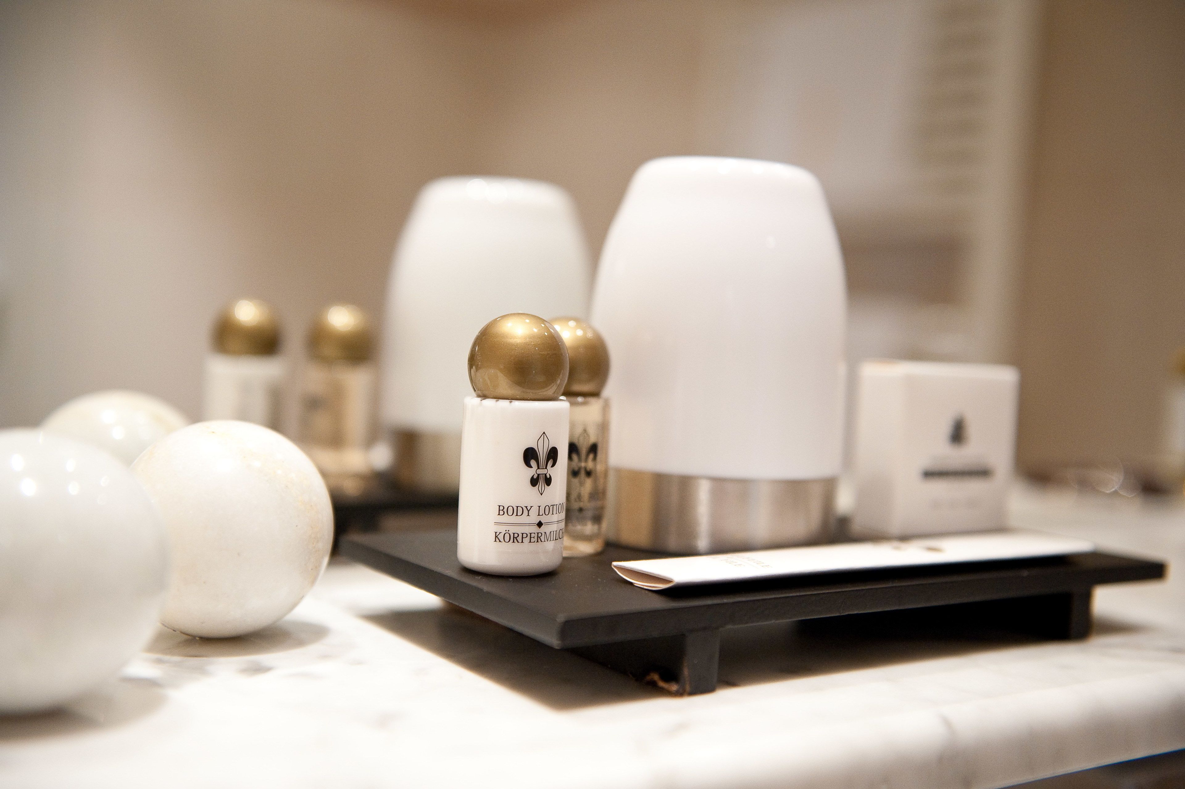 egyptian cotton sheets, premium bedding, down duvets, pillow-top beds