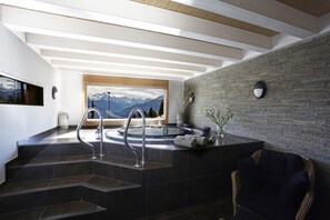 Chalet, 4 Bedrooms (Bénou) | Jetted bathtub
