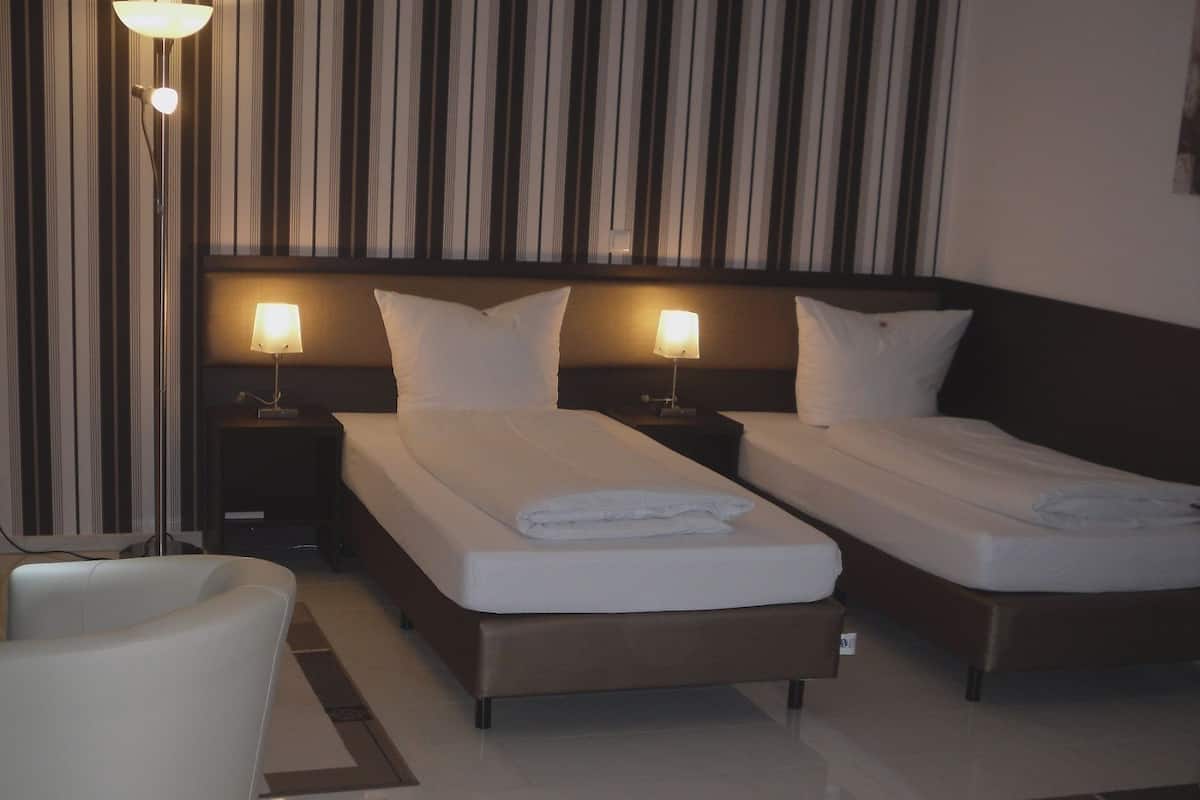 Premium bedding, in-room safe, desk, laptop workspace