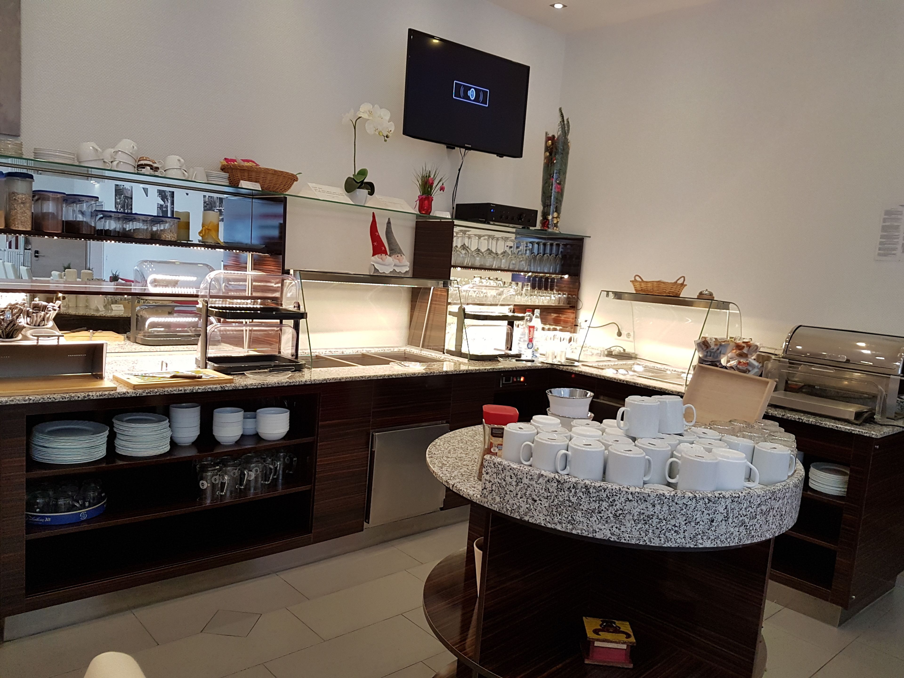 daily buffet breakfast (eur 14 per person)