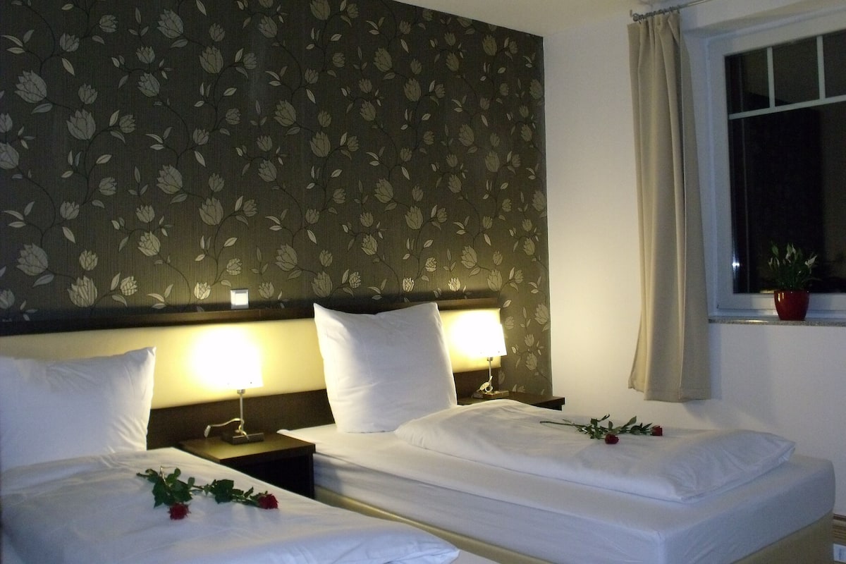 Triple Room | Premium bedding, in-room safe, desk, laptop workspace