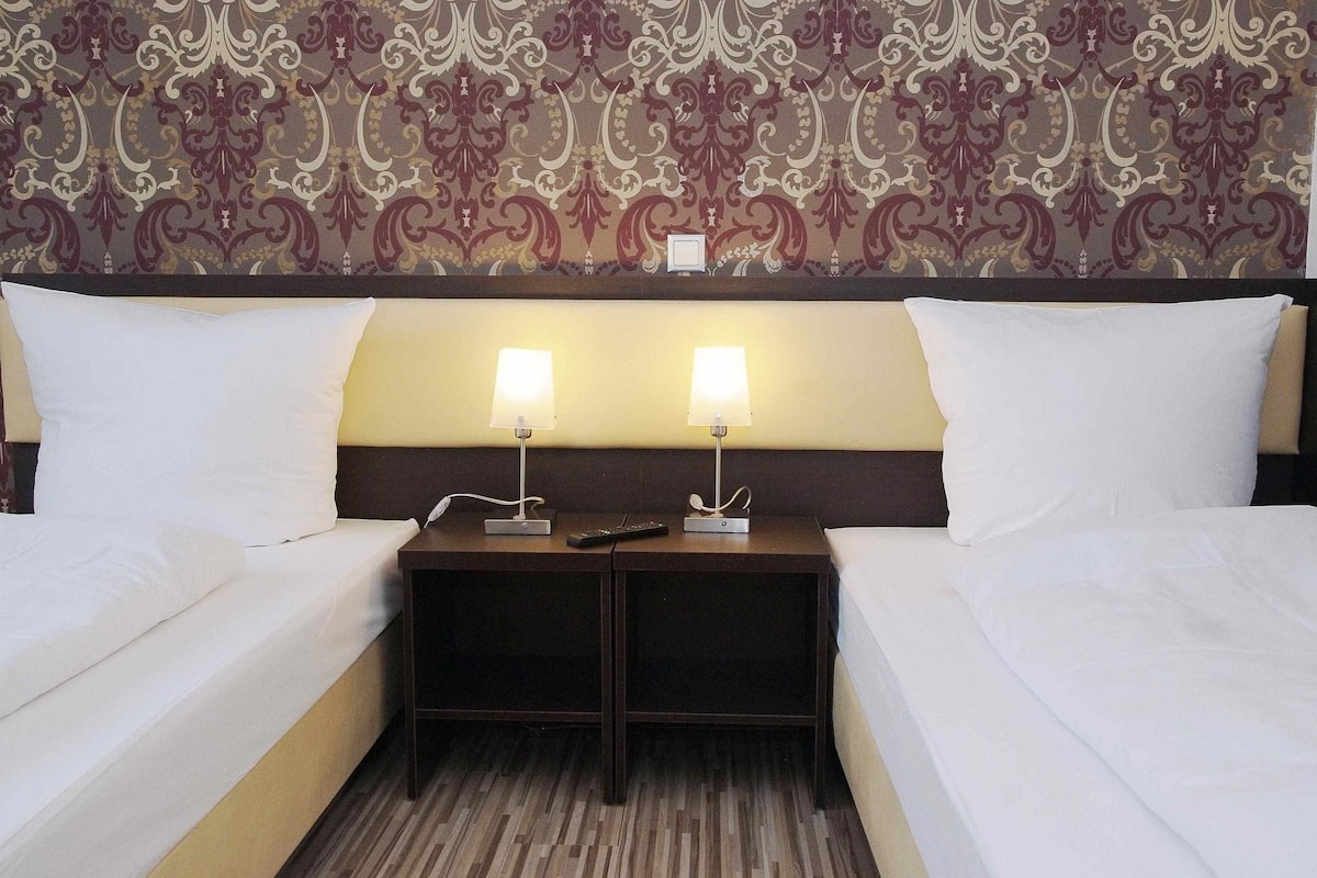 Premium bedding, in-room safe, desk, laptop workspace