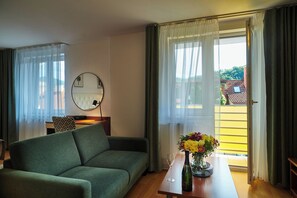 3 habitaciones, minibar, escritorio y espacio para trabajar con laptop 