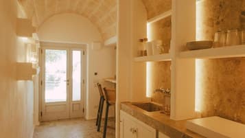 Family Suite | Desk, free WiFi, bed sheets