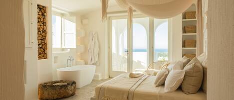 Skrivebord, wi-fi (inkludert) og sengetøy