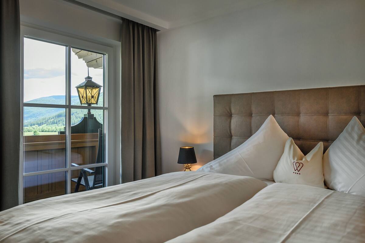 panoramic suite, kitchen, mountain view | view from room