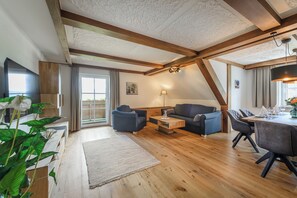 Panoramic Suite, Kitchen, Mountain View | Living area | 42-inch flat-screen TV with digital channels, TV