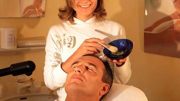 Sauna, Körperbehandlungen, Hydrotherapie, Aromatherapie