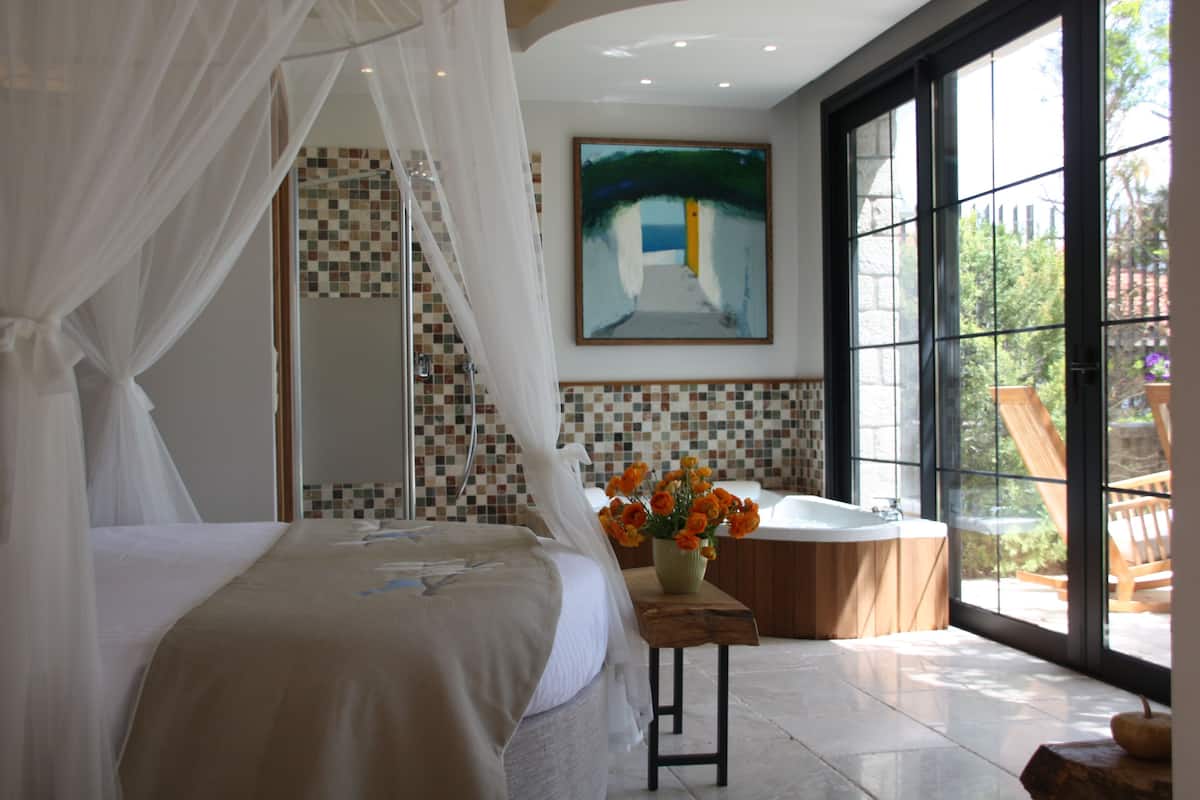 jakuzi suite (garden)  | 1 bedroom, premium bedding, minibar, in-room safe