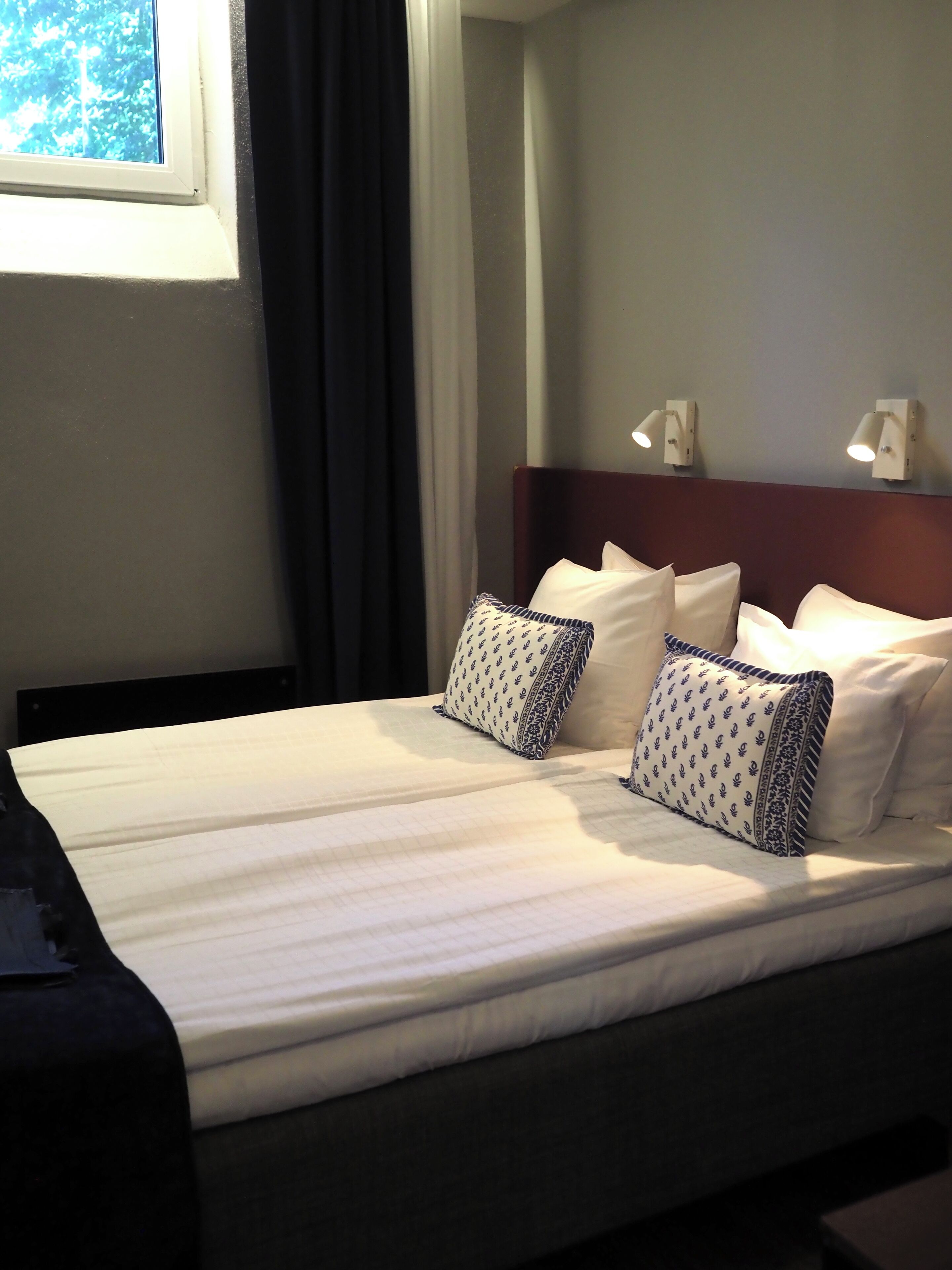 standard double or twin room | premium bedding, select comfort beds, desk, blackout curtains