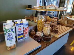 Free daily buffet breakfast
