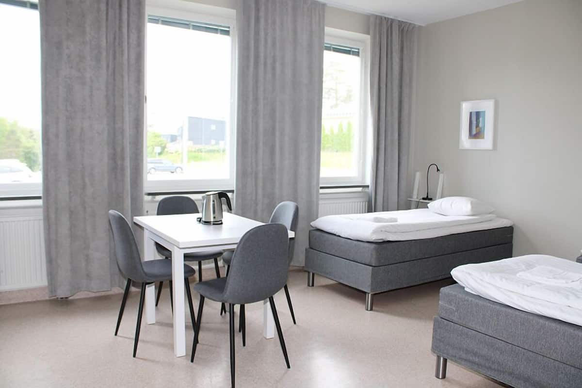 The Annex - Quadruple Room | Iron/ironing board, free WiFi, bed sheets