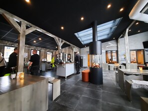 Se sirven desayunos y almuerzos